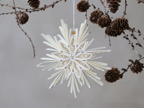 Étoile en papier crème