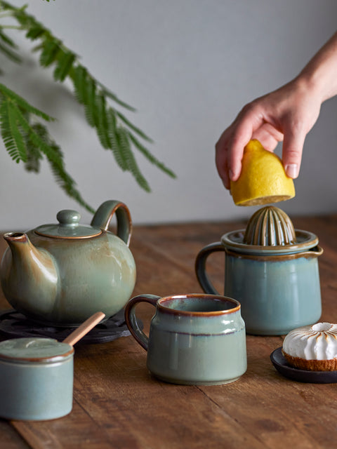 Aura teapot