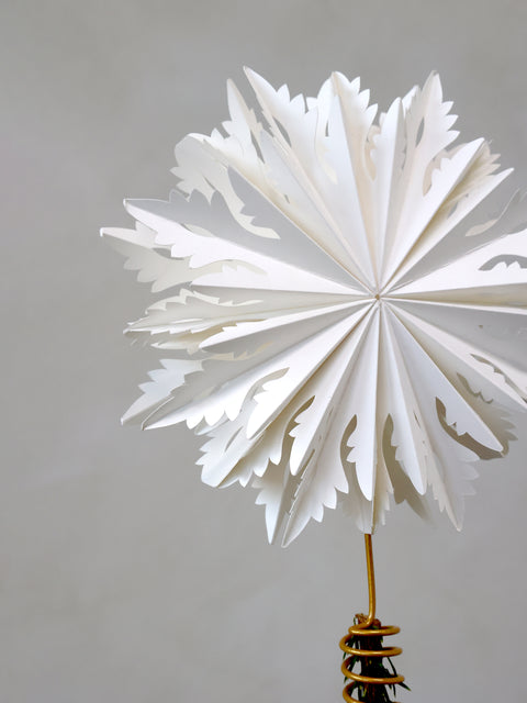 Pointe de sapin étoile en papier crème